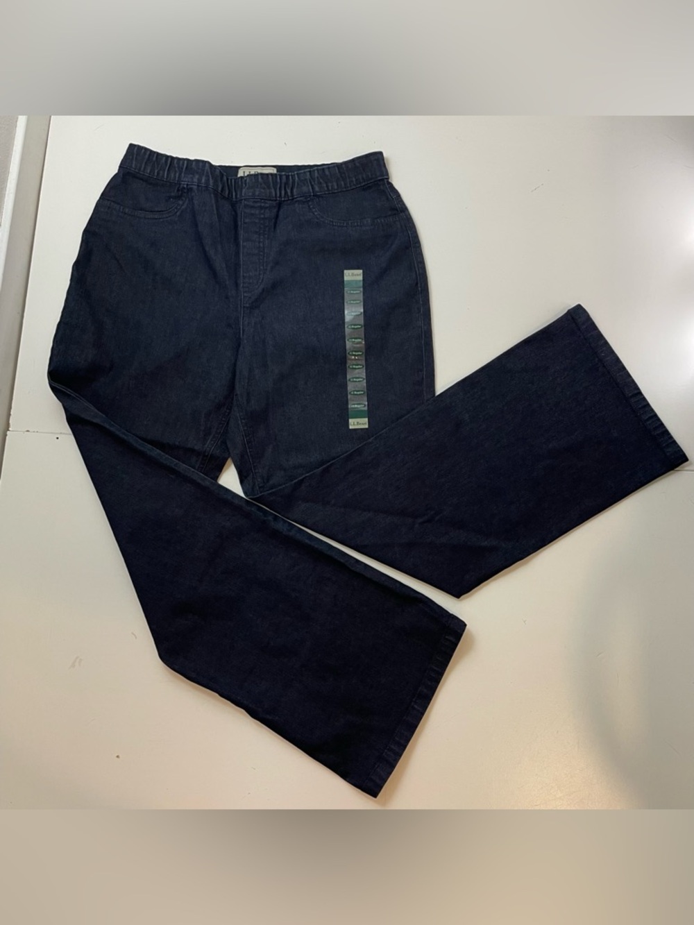 NEW L.L.Bean Jeans Women size 12 Straight Wide Legs Pull on Denim Grandmacore